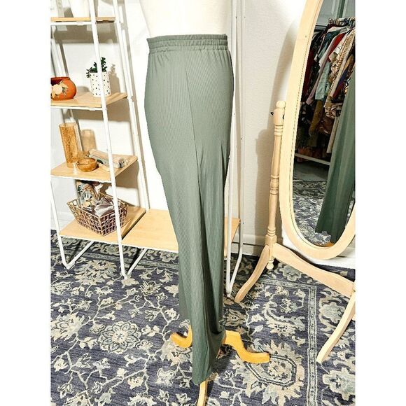 Boutique Casual Textured Grey Lounge Pants - Picture 3 of 5